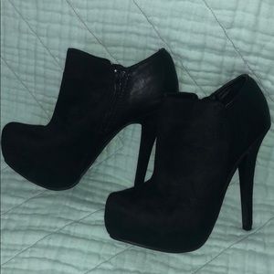 Black suede/faux leather booties